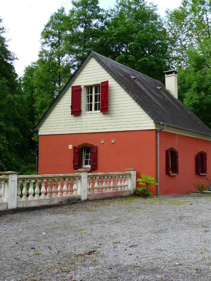 Le Moulin D'eysus Et D'hotes Bed & Breakfast *